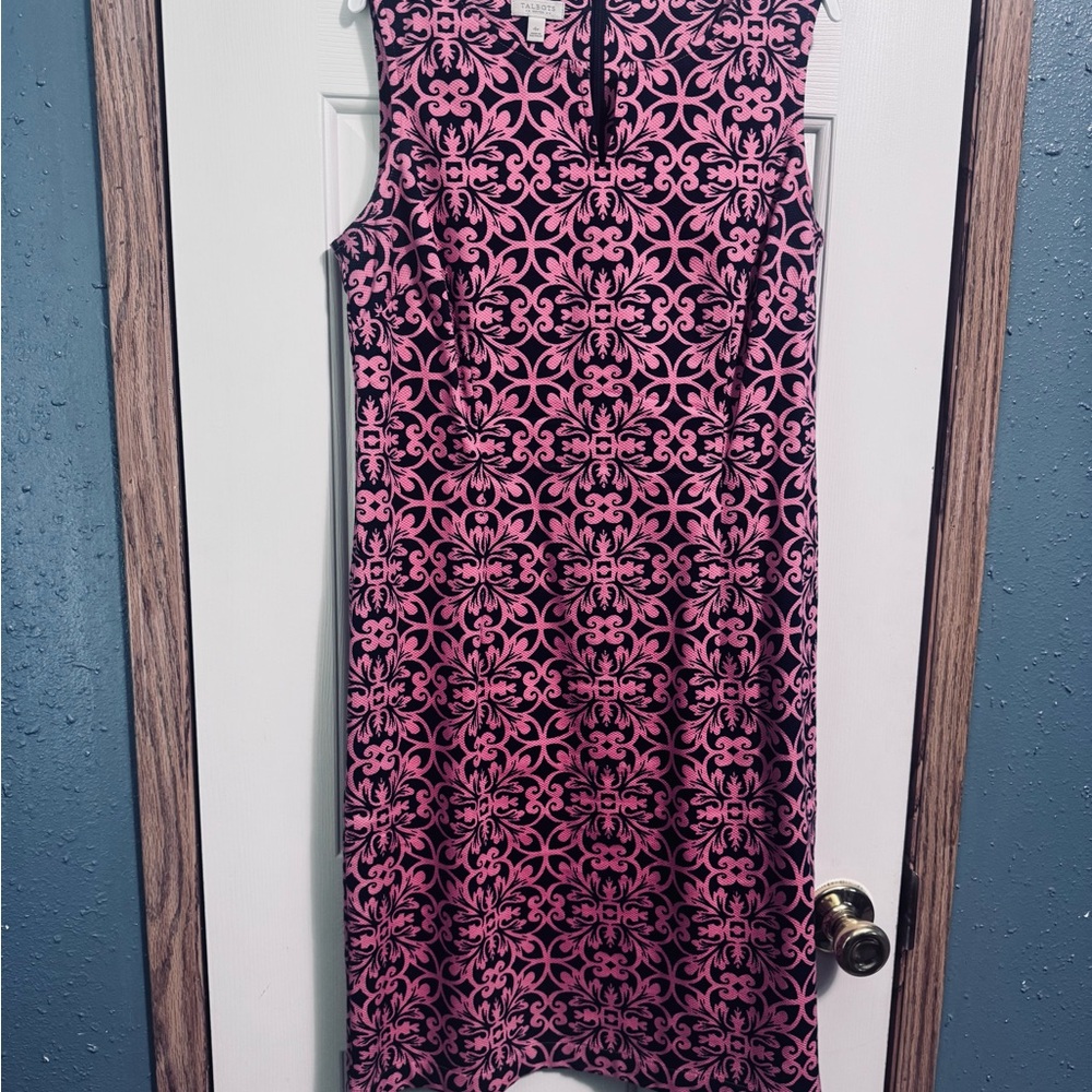 Elegant Coral and Black Patterned Sheath Dress